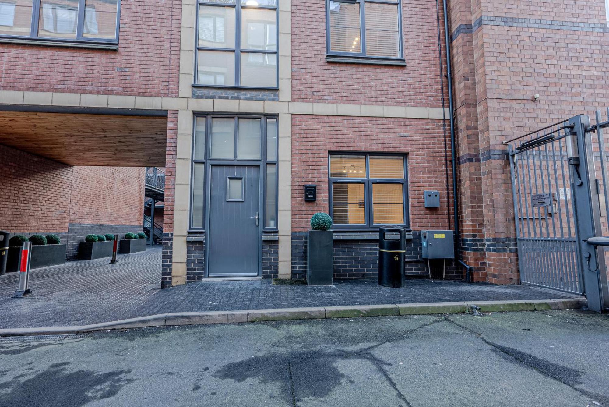 Stunning Three Bedroom Townhouse In The Jewellery Quarter, Birmingham City Centre Sleeps 5- Free Parking ภายนอก รูปภาพ